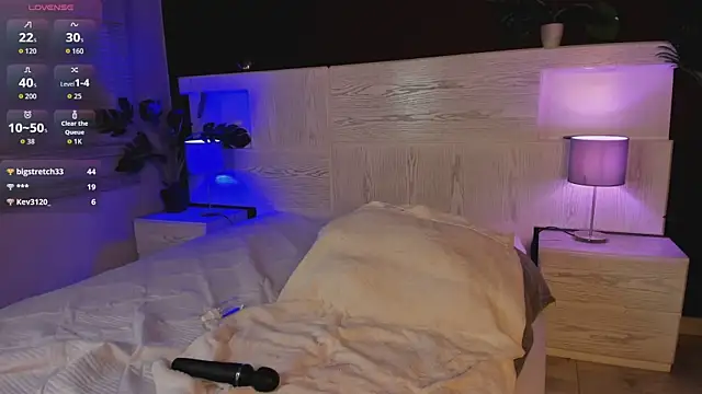 angelina_hilton live