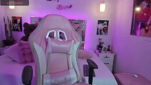 Karly_moon live