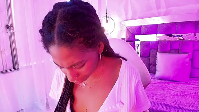 Queen_perla_ live