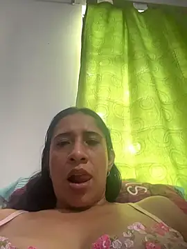 paolaqueenxx live