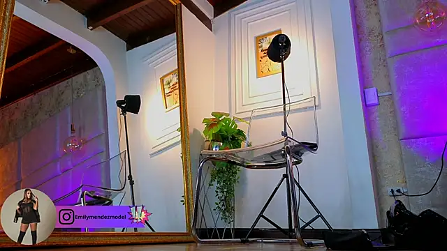 AlessiaLondon live