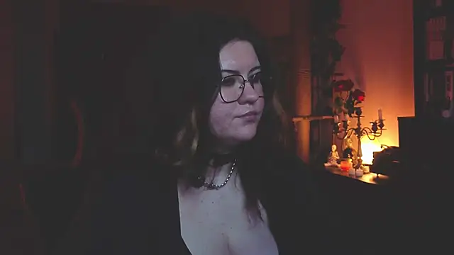 Laura_Karamazov live