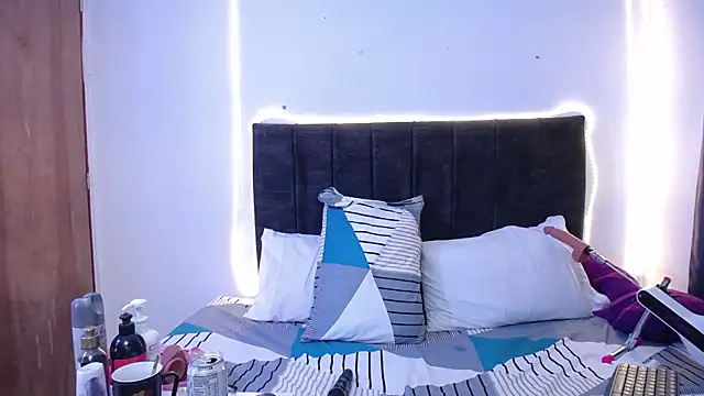 Nicol_Love0 live