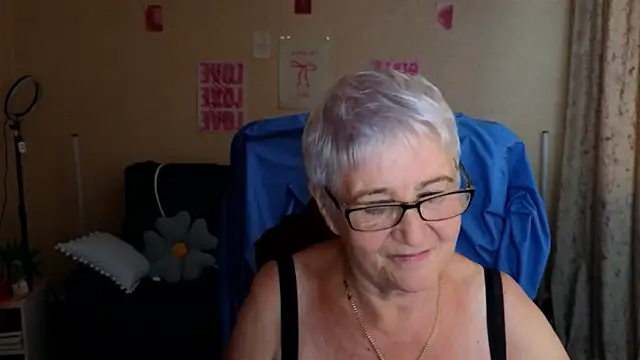Sandra_Snowflake live