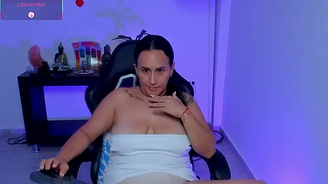 Sara_Charmy live