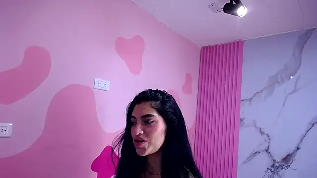 Kristen_Hall_ live