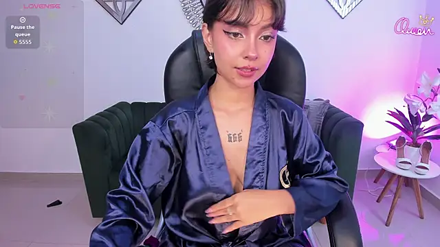 Honeyy_Taylor live