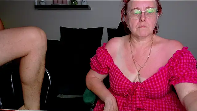 JoannaAndNeighbour live