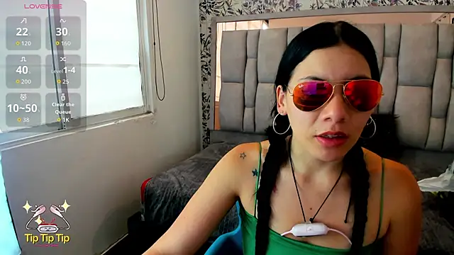 Abril_Fox__ live