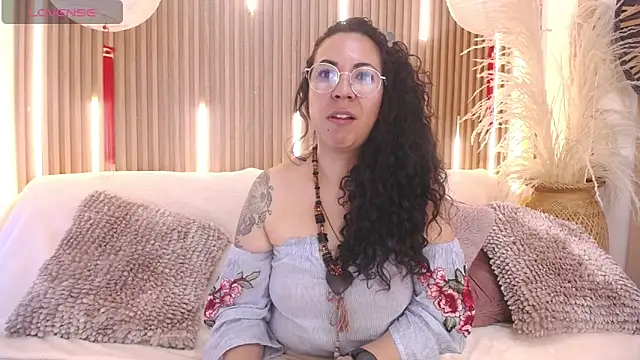 Velvet_Curly live