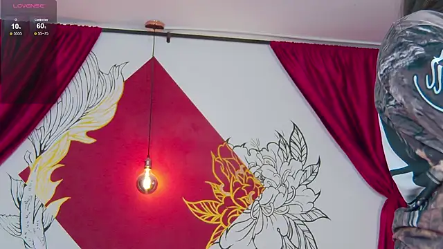 Lia_Avalon live