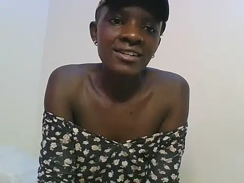 ebonypetite2 live