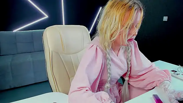 kikipeach live