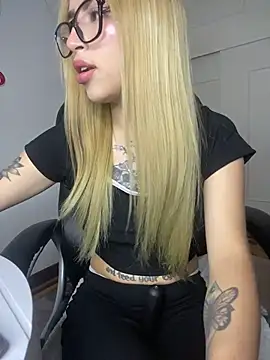 PrettyAshley_ live