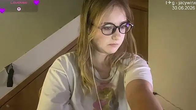 JacyWinslat live