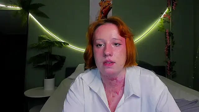 Maya_foxy live