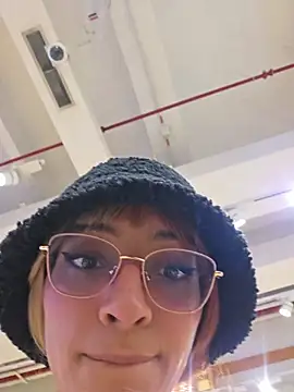 Dani-peggin live