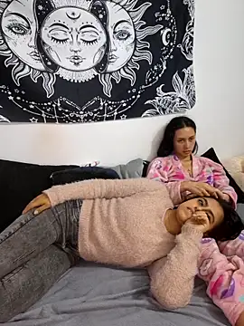 emily_n_abby live