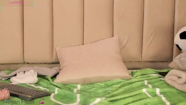 Megan_Mill live