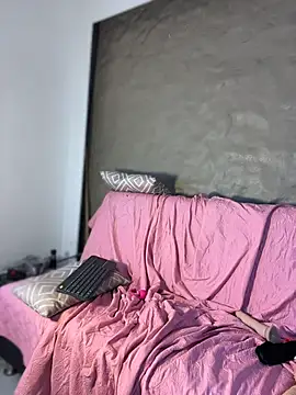 Nia_lobo live
