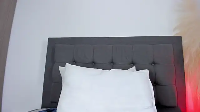 hanna-baker01 live