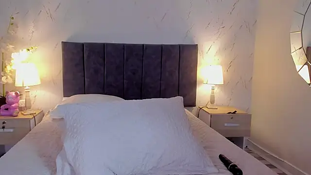 Emilly_Beaumont live