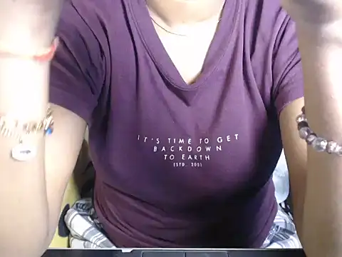Annya_Sharma2 live
