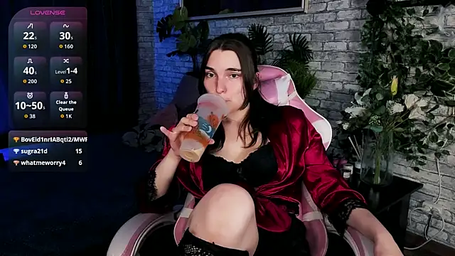 Rune_Veila live