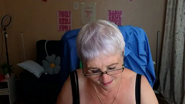 Sandra_Snowflake live