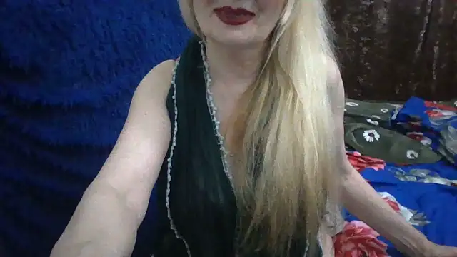 CarlyTreat live
