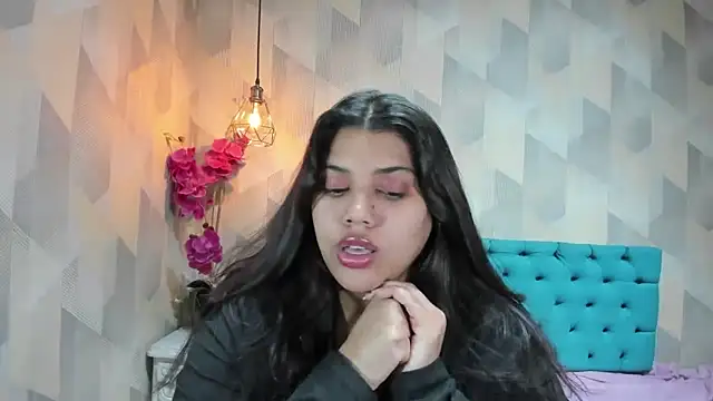 LindaBreeS live