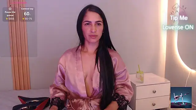 Thayssa_ross live