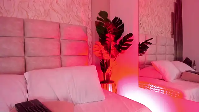 GinaSalanne live