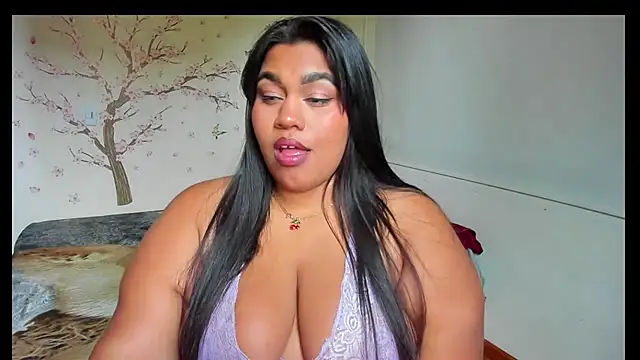 NayaraHinny live