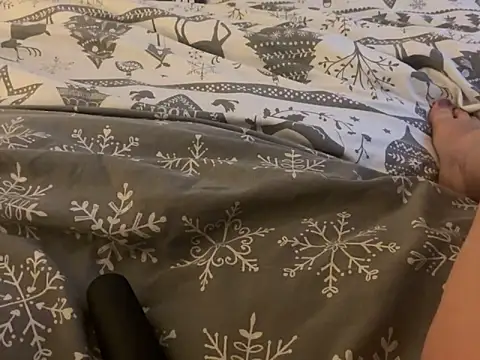 CurvyEllaX live