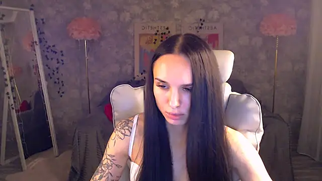 NicoleMerz live
