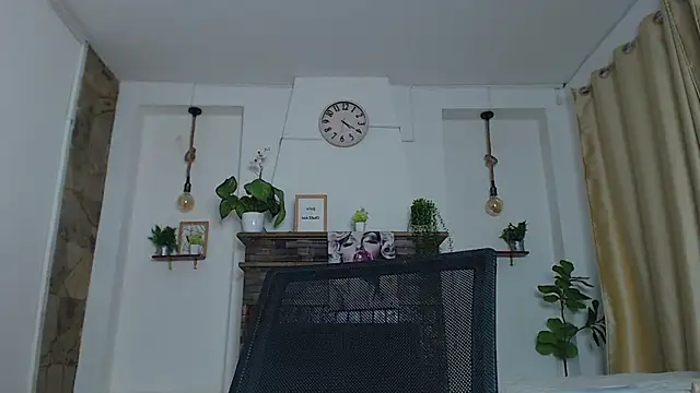 Emma_hassani live
