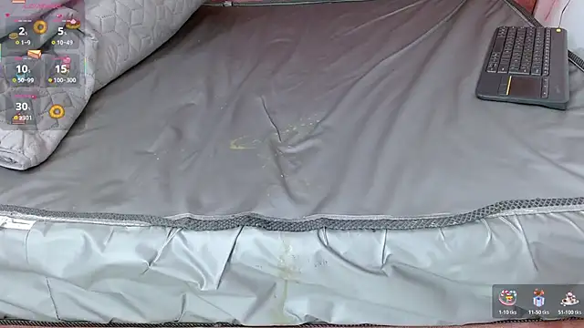 hilaryythompson live