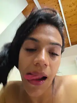 Lana_Torres live