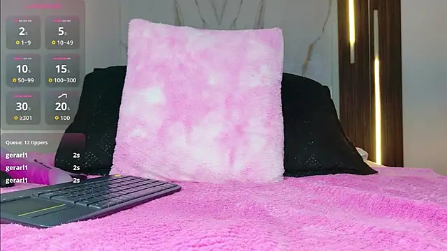 mia_099 live