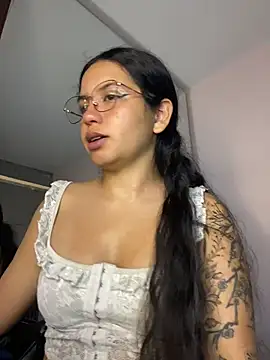Rosita_forever_ live