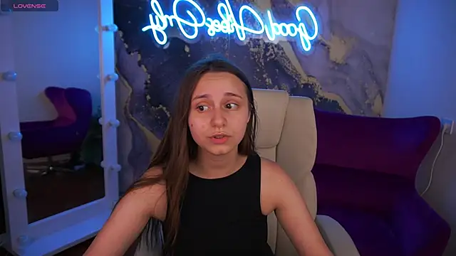 TinyNatalie live