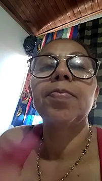 Ladymilf12 live