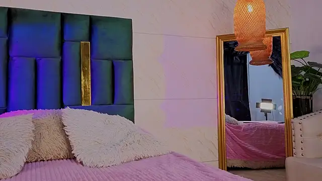 Emilia_monroe live