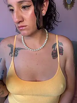 SofiaBrown_Pink live