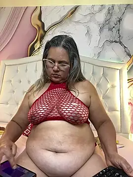 Lucy_Milf_474 live
