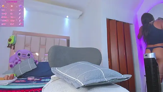 Alexandraholms live