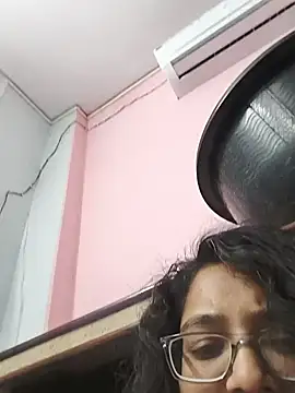 PallaviRathoreLive live