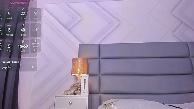 EmmaCame live