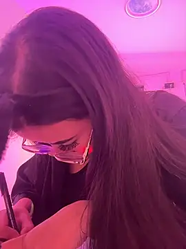Susan_Voltaire live